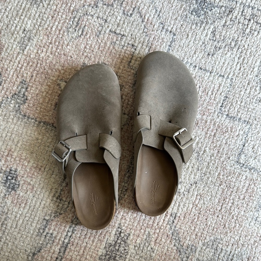 Universal Threads Earthy Suede Clogs